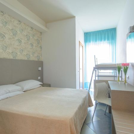 Hotel Christian Rimini Exteriör bild